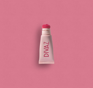 Blush lichid Liquid Blush Temptation DIVAZ, aplicatorul