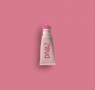 Blush lichid Liquid Blush Barbara DIVAZ, aplicatorul
