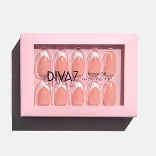 Geometric White, set de unghii false press-on cu aspect de gel