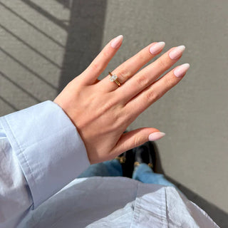 Pink Gradient, unghii false aplicate pe mana