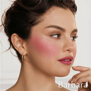 Blush lichid Liquid Blush Barbara DIVAZ aplicat pe obraji